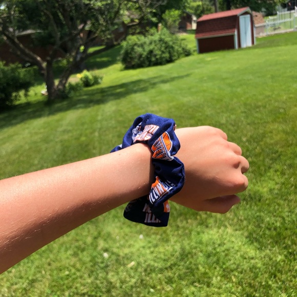 💙🧡Illini Pride Scrunchie🧡💙 - Picture 2 of 4